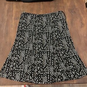 Jones New York Black and White Patterned Midi Skirt